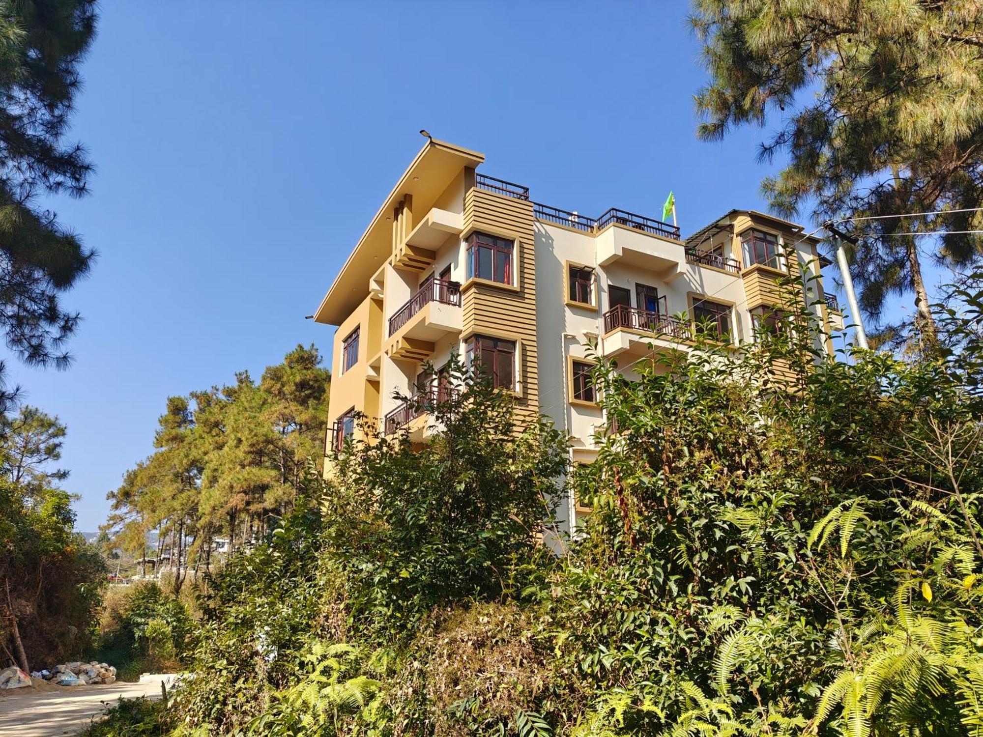 Xtsy Travellers Hostel ชิลลอง ภายนอก รูปภาพ