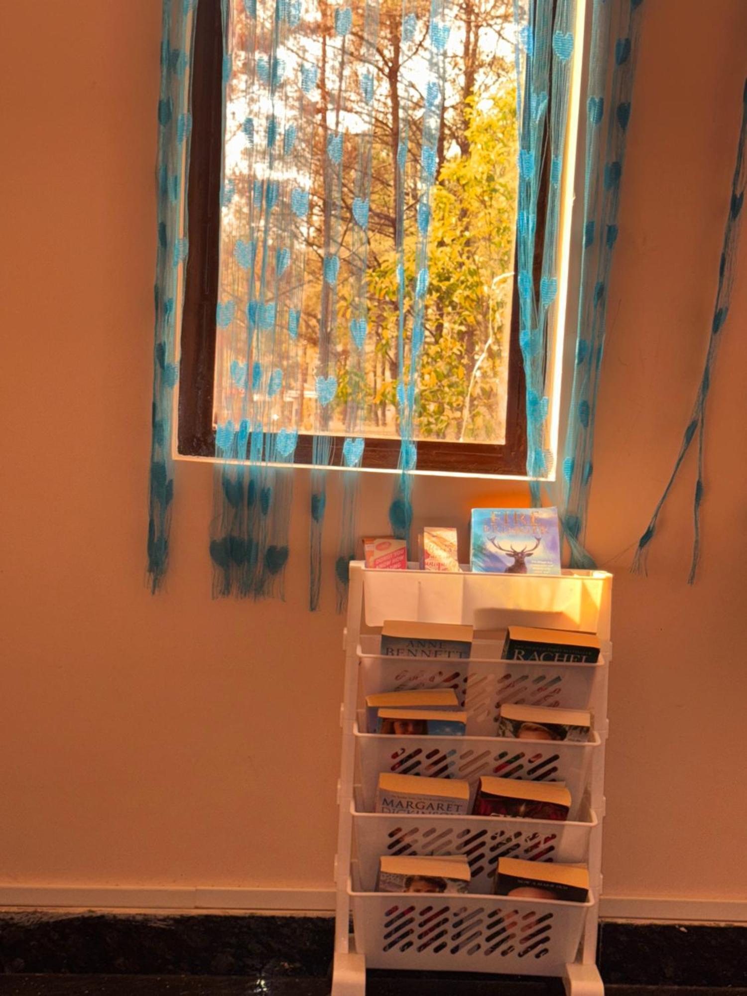 Xtsy Travellers Hostel ชิลลอง ภายนอก รูปภาพ